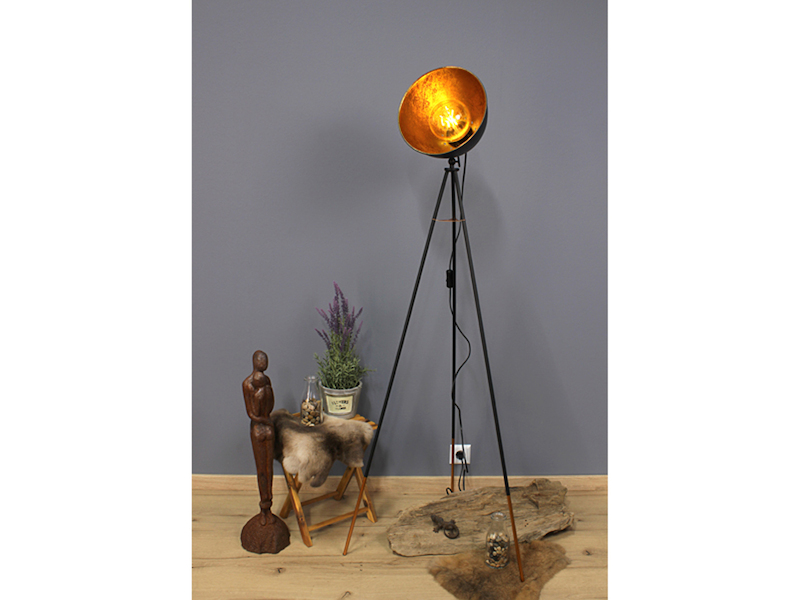 Hochwertige LED Standlampe für Innen Retro Stil Metallschirm schwarz