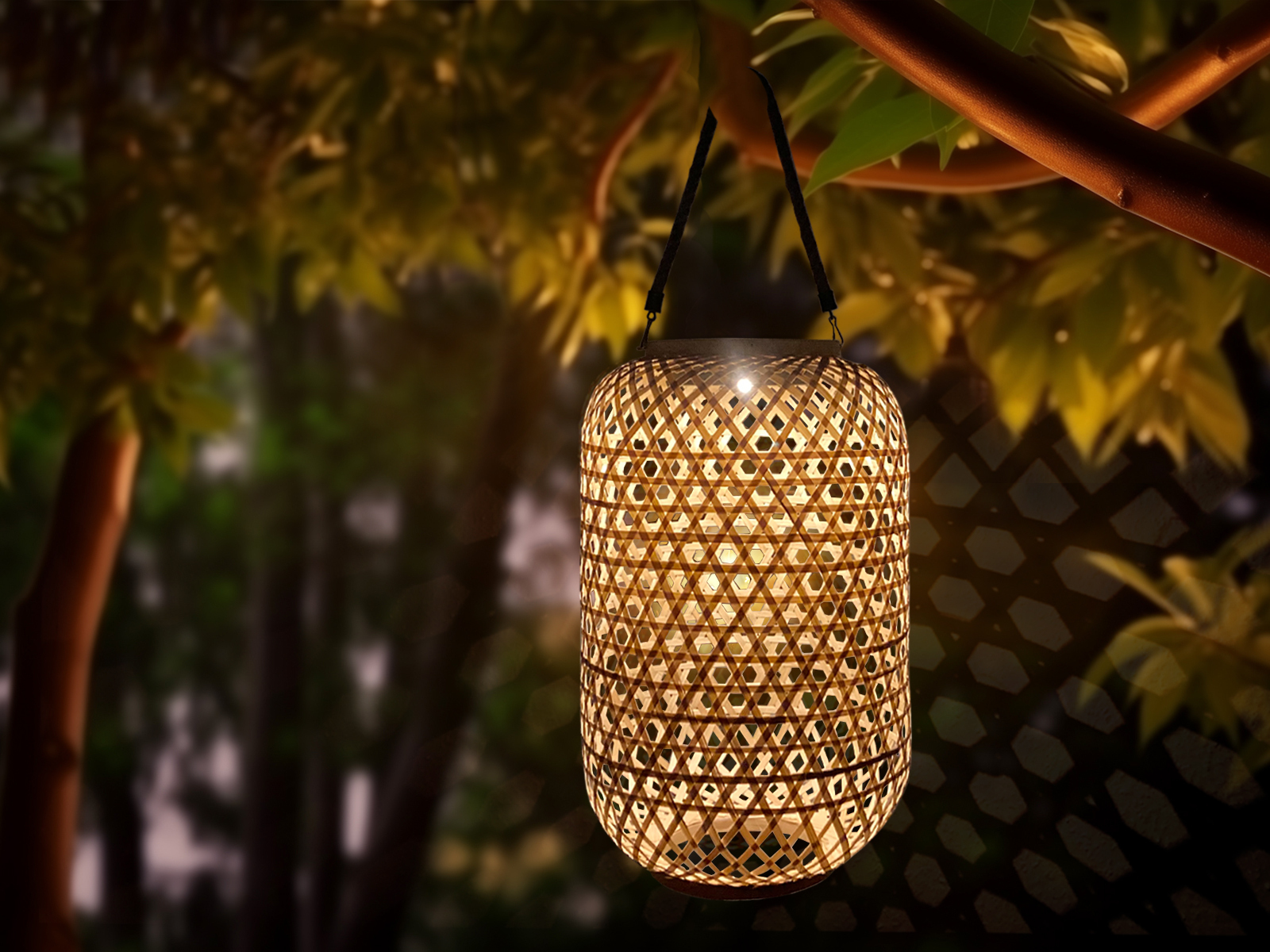 Außergewöhnliche Gartenleuchten, große Solarlampen für Balkon, Bambus Korblampe